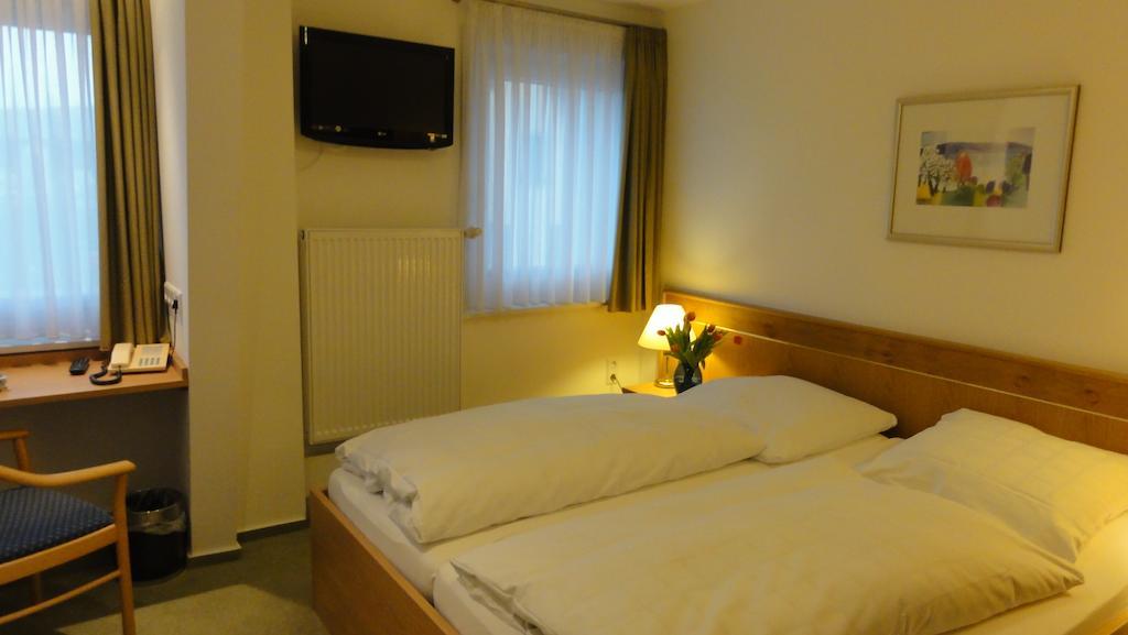 רוטנבורג Hotel Wuerttemberger Hof Garni חדר תמונה